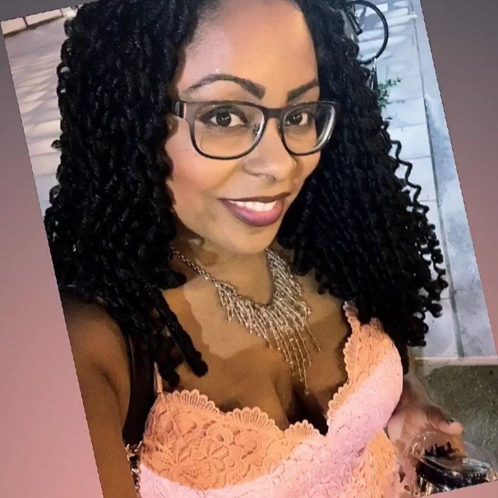 Meet your Posher, Dionna